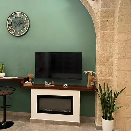 Nicole Suite-3